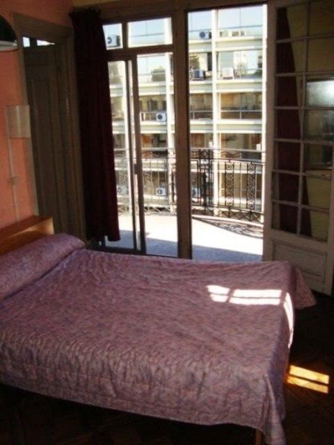Aramaya Montevideo Rom bilde